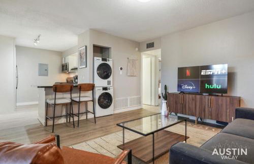 Spacious 2 Apt Combo Sleeps 12 Pool and Pets - Photo 11