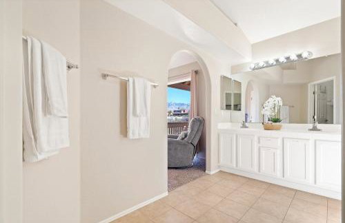 Pool-side Villa with Perfect Views - Foto 24