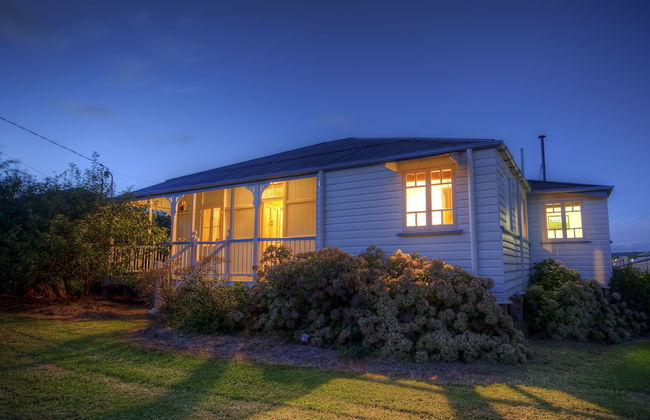 Apple Blossom Cottage - Photo 1