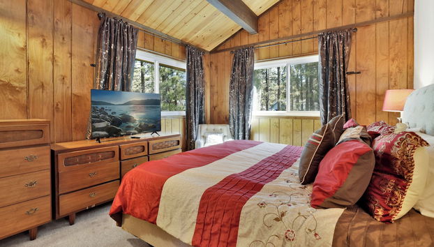 Rustic Retreat Big Bear~Central Fox Farm Chalet~ - Foto 5, Habitación
