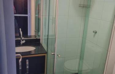 Apartamento Frente para o Mar - Varandão com Blindex - Vista para o Mar - 1 Suite e mais 2 Quartos-Ar Condicionado - 2 Vagas - BEIRA MAR - 70 metros da Praia ,TVS SMART GERAL -WI-FI -DISNEY PLUS- PORT 24 HORAS-KIT PRAIA-ROUPA DE CAMA 2 XCASAIS - Foto 45