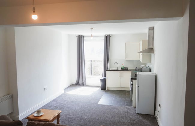 1 Bed Flat in Pedestrianized High Street - Foto 5