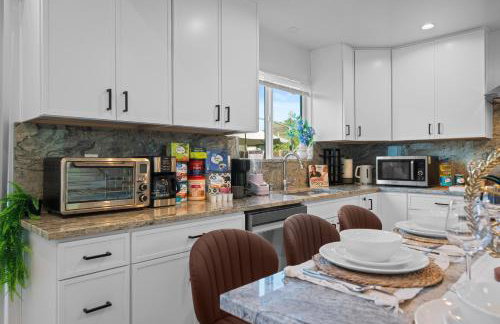 Entire Private Home with 3 Bedrooms 2 Bathrooms, with Garage, Gated Yard, King Bed House, Available Now - Foto 33