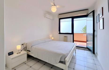 Bilocale con piscina condominiale - Foto 12