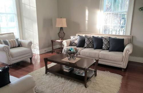 Agatha's Historic Home Free Parking Wi-Fi Deck - Photo 7