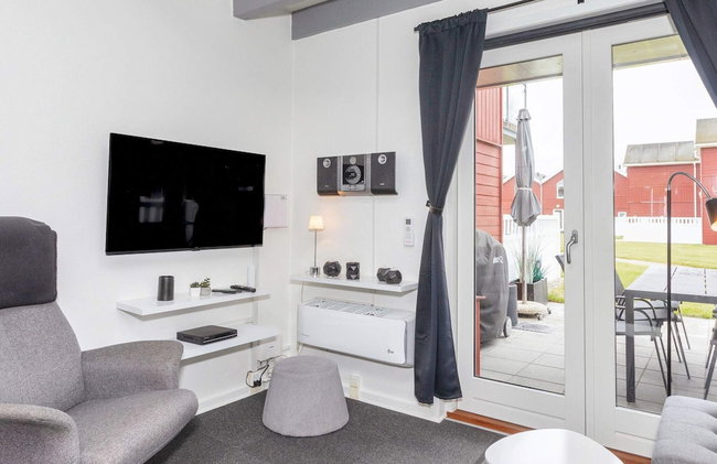 Spacious Villa near Beach in Hadsund - Photo 8