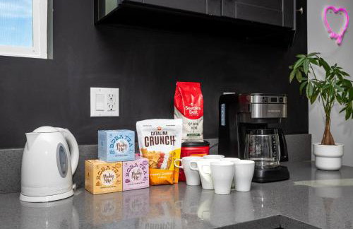 Spacious Luxury Villas in the heart of LA! Free parking and Jacuzzi - Photo 63