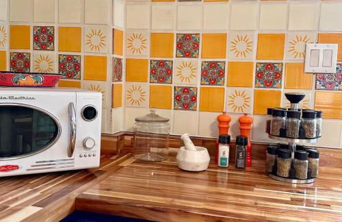 2 bedroom, large fenced yard, 3 mins from farmers market - Foto 19