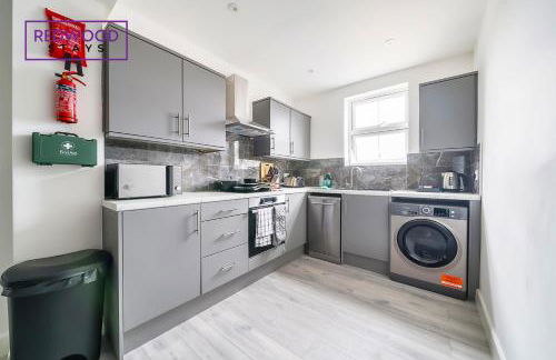 Well-Equipped Serviced Apartments in Aldershot Town Centre, Free WiFi By Redwood Stays - Foto 16