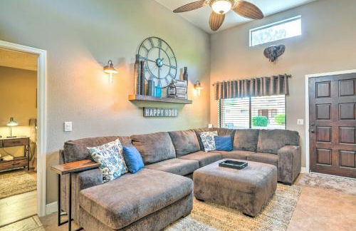 Relax Poolside! Peoria Oasis, 2 Mi to Downtown - Foto 3