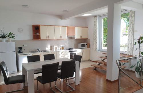 Abelia, two terraces, hot tub, free parking - Foto 27