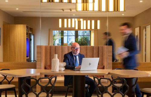 Yuna Porte Maillot - ApartHotel - Foto 76