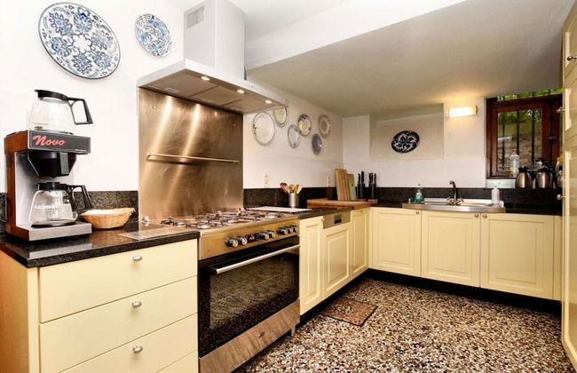 Beautiful Castle in Spa wit Garden - Photo 11