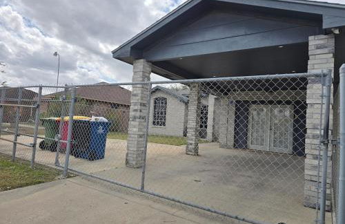 Home close to spacex, starbase and airport - Foto 30