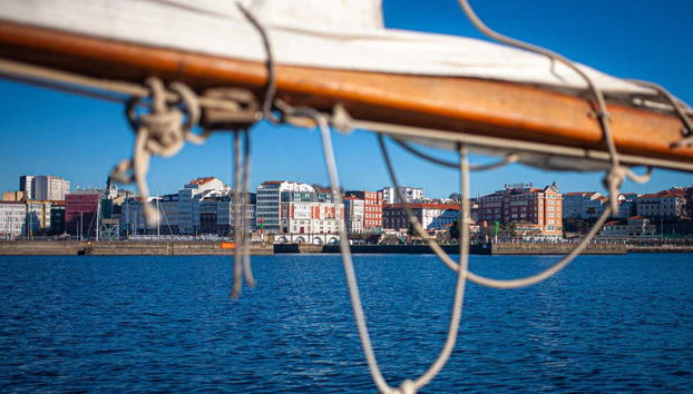 Vistas de La Coruña do veleiro