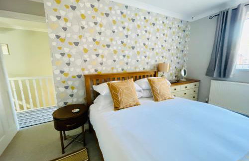 Tanglewood Close, 3 Bedroom house, Abergavenny with private parking, - Foto 3