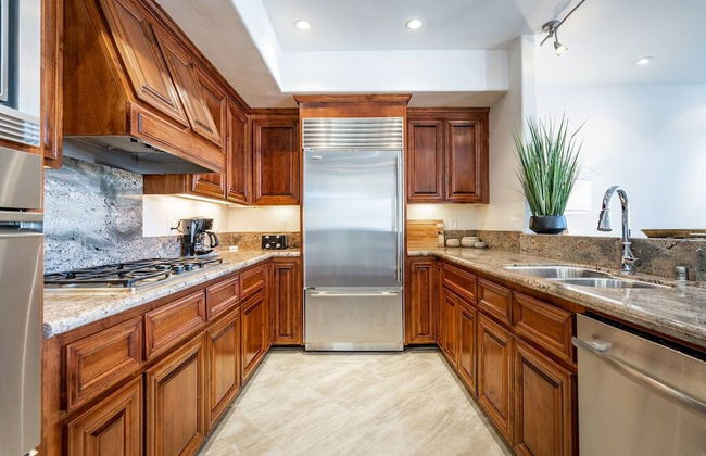 Your Home in San Diego - Two-car Garage - Foto 13