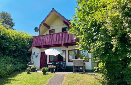 Ferienhaus "Schmetterling" am See im Bergland - Photo 1