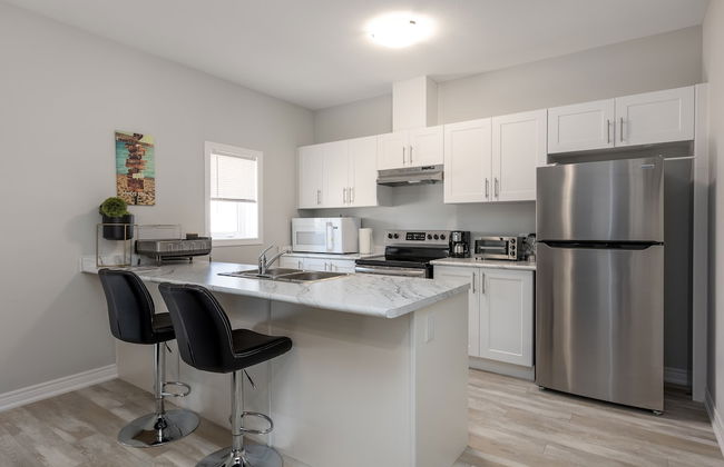 Luxury Entire house mins Niagara falls & Brock uni - Photo 12