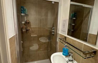 Studio-1-Staines/Heathrow/London-own entrance - Foto 19