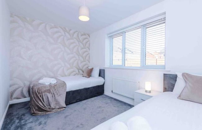 Lovely three bed home Manchester - Foto 3