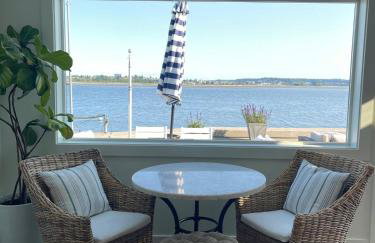 Beachfront Luxury with 4BR and Views - Foto 22