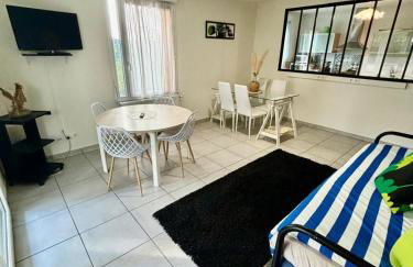 3 chambres, métro tram à 50 m, parking privé ! - Foto 13