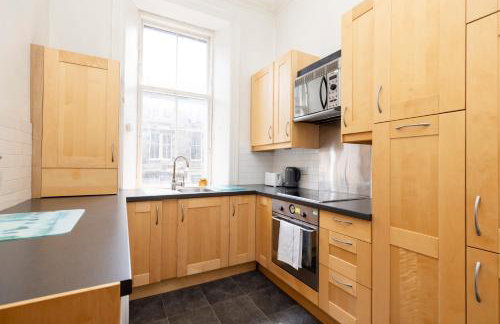Charming 1-Bedroom Edinburgh City Getaway - Foto 27