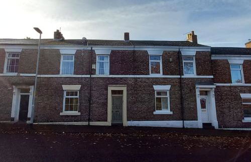 Peaceful Home from Home - Spacious 3 Bedroom House Accommodating 7 - Ideal for Families and Workers - Foto 24