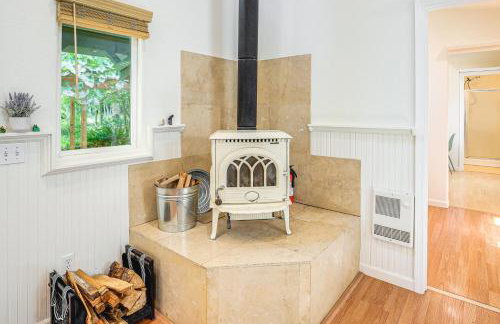 Spring-Fed Soaking Tub! Lush Central Oregon Haven - Foto 15