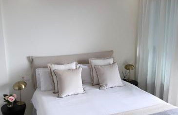 Coronado Apartment - Photo 6