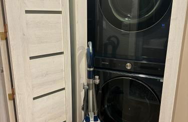 NEW! Urban Oasis, Chic 3-BR 2-BA Corner Unit, Steps Away from NYC! - Foto 18