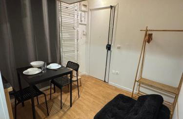 Studio for Two - Perfect Location close to metro - Foto 9