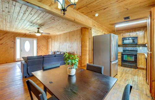 6 Mi to Main St Poplarville Cabin with Pasture View - Foto 8