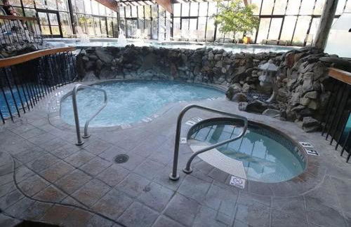 Luxe 10 guest Ski Cabin - Snowboarding Hiking Pools Golf Tennis - Foto 22