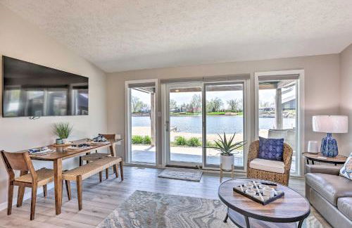 Lakefront Bellevue Home Private Beach and Fire Pit! - Foto 1