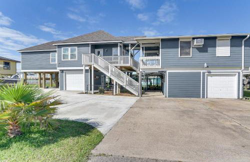 Walk to Sea Isle Beach Group Getaway with Deck! - Foto 2