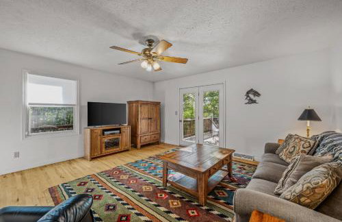 Almost Heaven - Grill, 2 King Beds, Wifi, Deck, Pool Access, Hiking, Wood Stove, Family Friendly - Foto 21