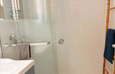 Le BULOT BLEU - 2 vacanciers - 1 chambre - Terrasse - 2 vélos - Parking - Plages et Commerces à pied - Foto 24