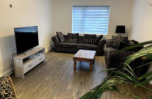 Large 5 Bedroom House Sleeps 10 Ideal for Contractors - Foto 19