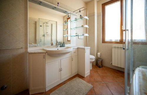 Villino Blu Private Villa on the Chianti Hils 10 Plus 2 pax - Photo 96