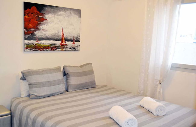 Classic 1BR in City Center near Beach by FeelHome - Photo 2