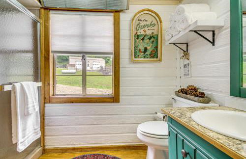 Hike, Swim and Fish Lakefront Cabin in Roach! - Foto 13