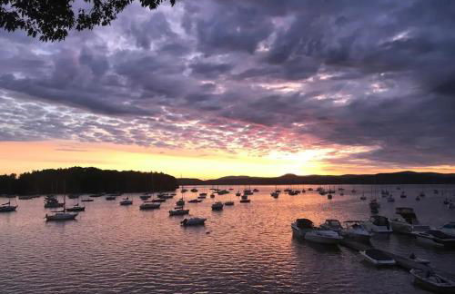 Lakefront Cottage in Colchester - Foto 2