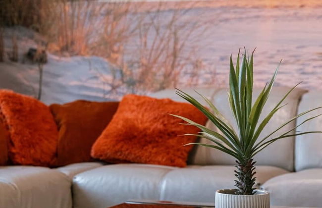 Spacious Getaway Close to the Beach and Airport - Foto 2