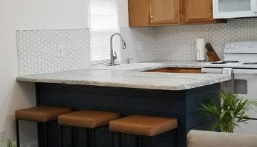 Cozy Spacious Cottage with deck and grill - Foto 5