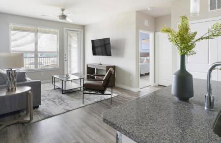 Landing Stylish 1BD Pool Gym - Foto 29