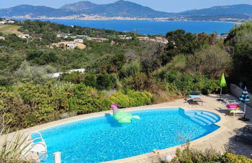 F4 à Porticcio avec piscine et vue sur mer - Foto 28