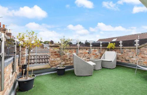 The Terrace - Beautiful 1-Bed with Roof Terrace Pass the Keys - Photo 24