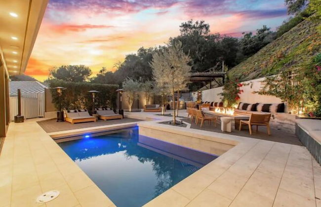 Willow Glen - Hollywood Hills Multi-level Villa With Theater & Pool - Photo 39